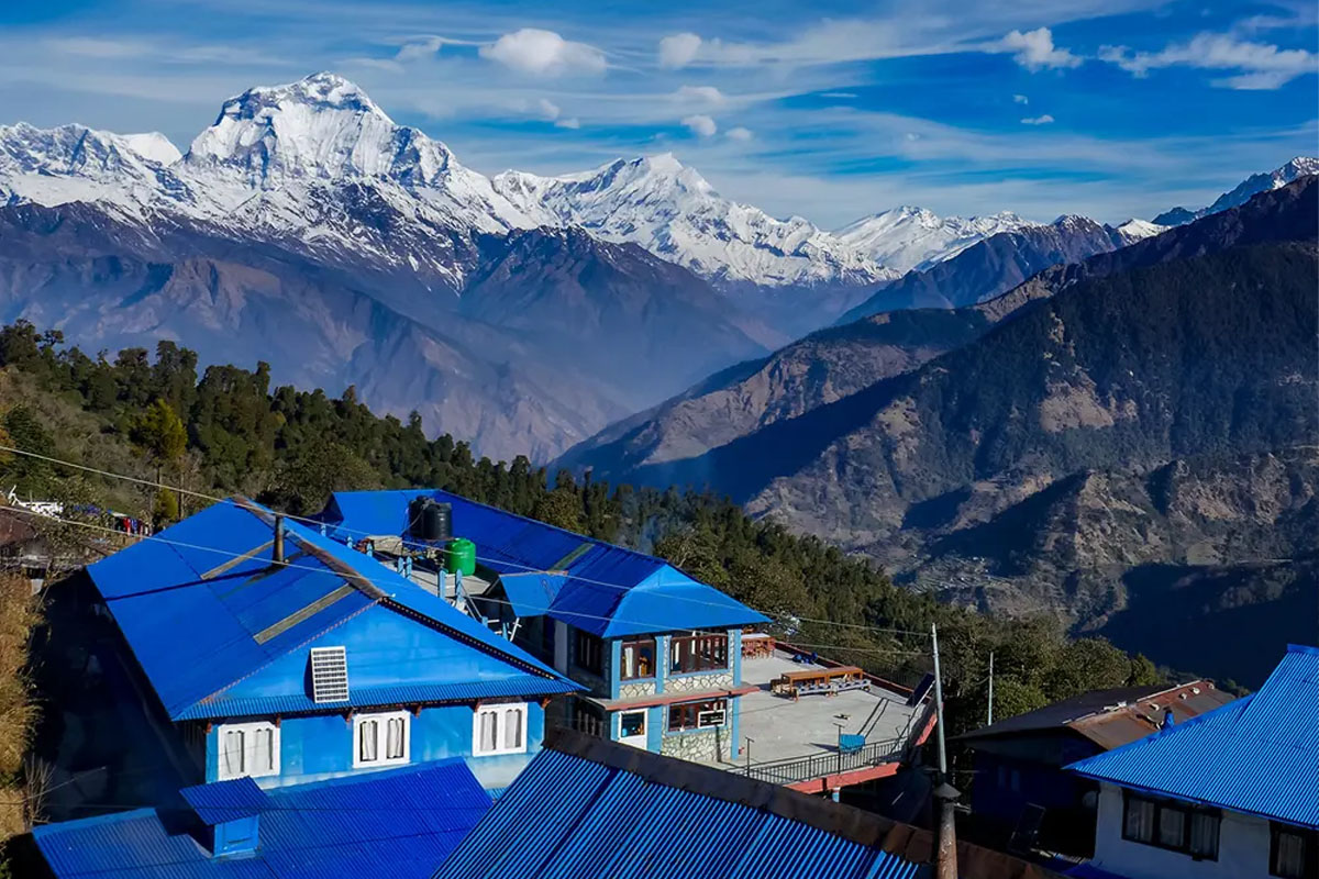 Amazing views of the Dhaulagiri Range as seen from the Ghorepani Village